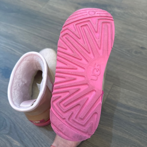 Authentic UGG Classic Clear Mini II Gradient Waterproof Women Winter/Rain Boots - Picture 13 of 15